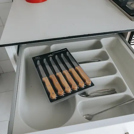 Aquilla Family 305 *