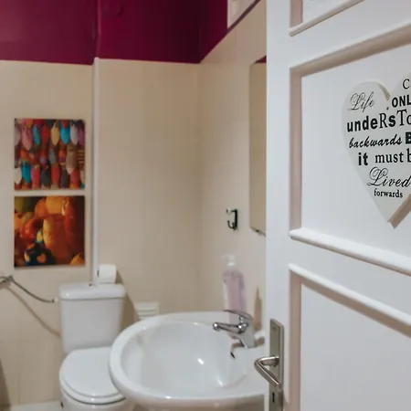 Aquilla Family 305 *