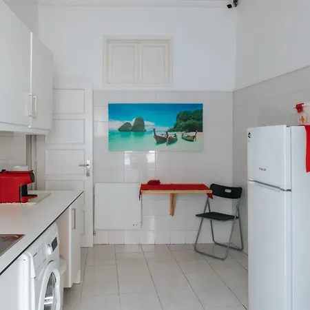 Aquilla Family 305 * Lisbon