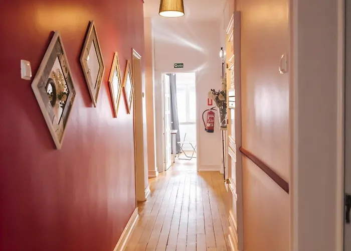 Aquilla Family 305 *