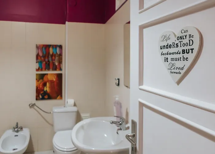 Aquilla Family 305 *