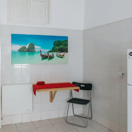 Aquilla Family 305 *